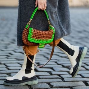 Meet your Posher, Eva